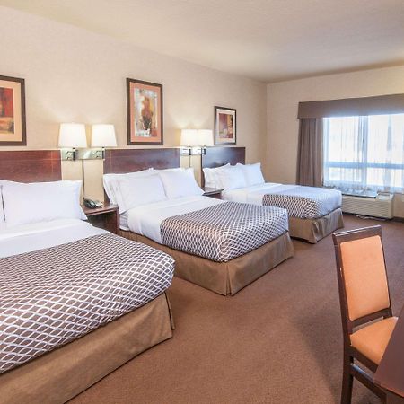 Ramada By Wyndham Drumheller Hotel & Suites Zewnętrze zdjęcie