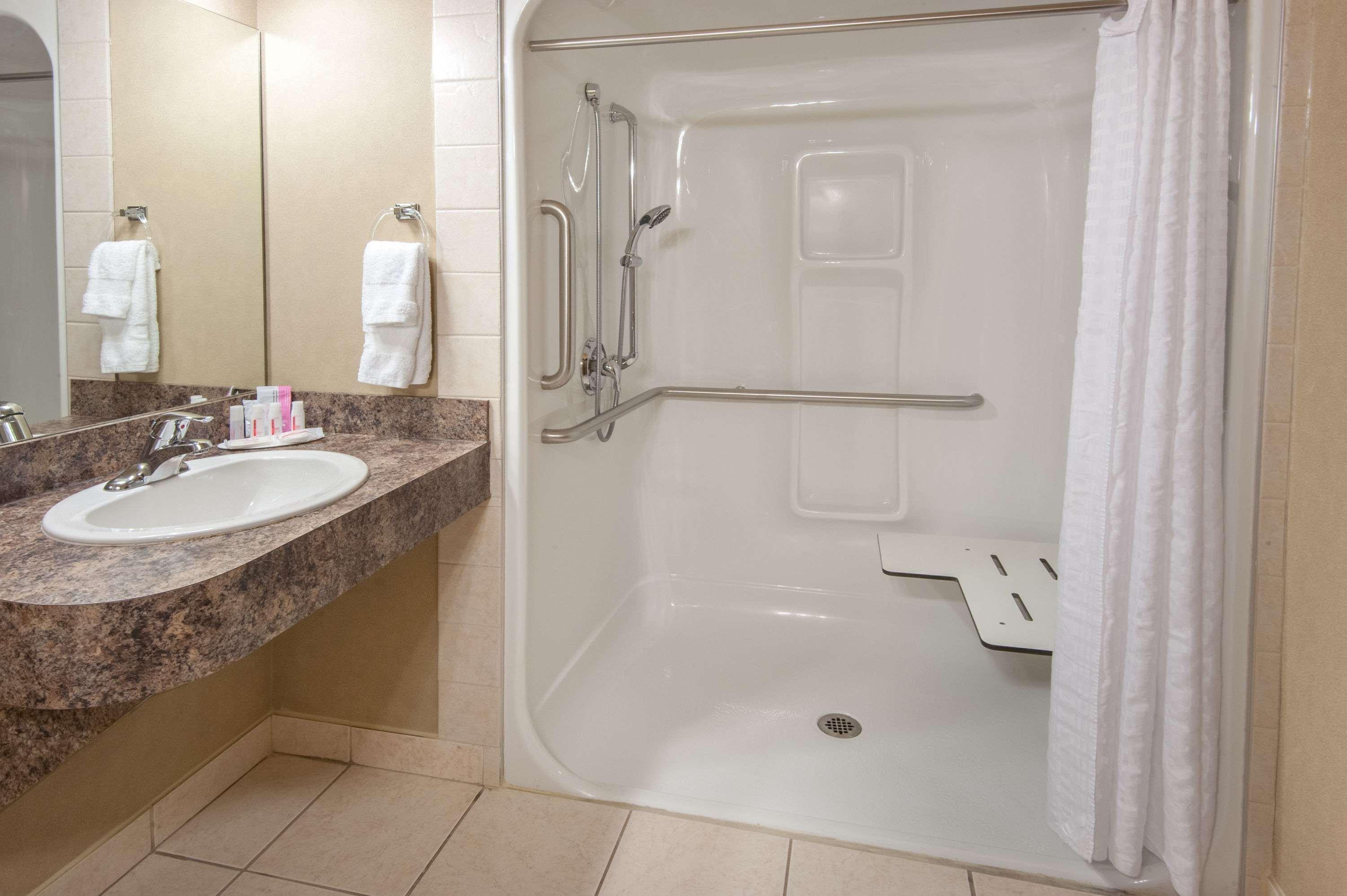 Ramada By Wyndham Drumheller Hotel & Suites Zewnętrze zdjęcie