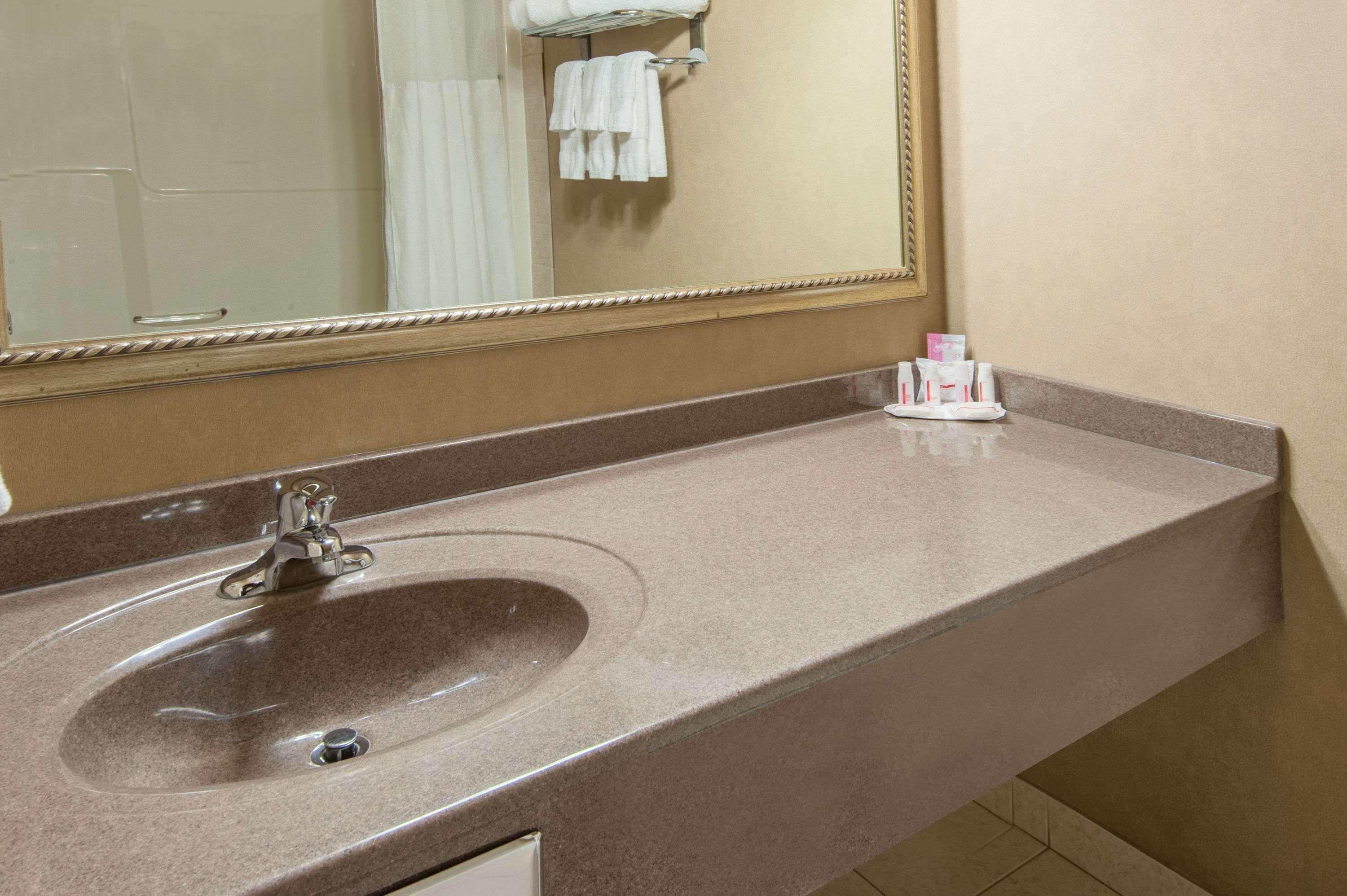 Ramada By Wyndham Drumheller Hotel & Suites Zewnętrze zdjęcie