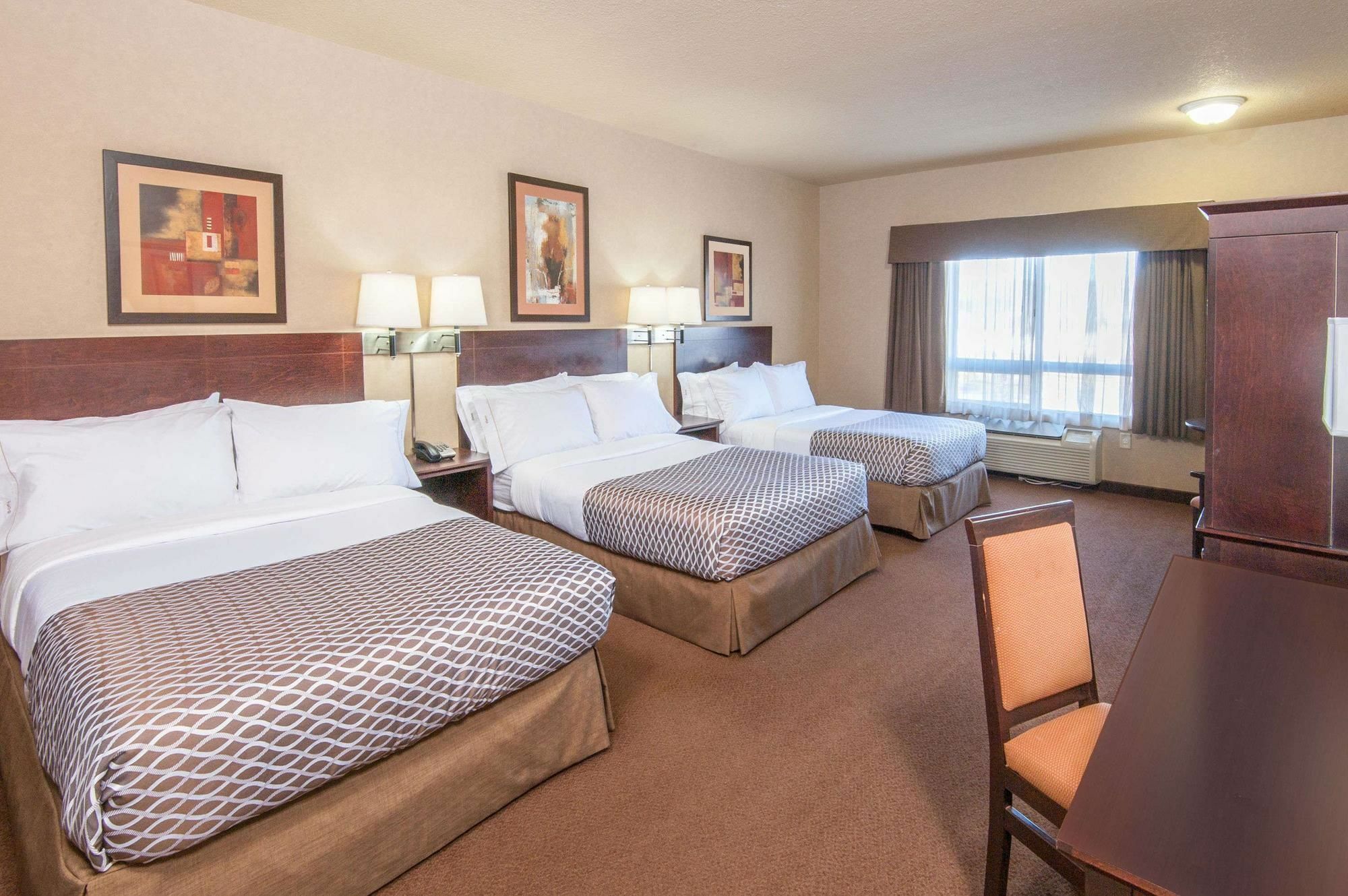 Ramada By Wyndham Drumheller Hotel & Suites Zewnętrze zdjęcie