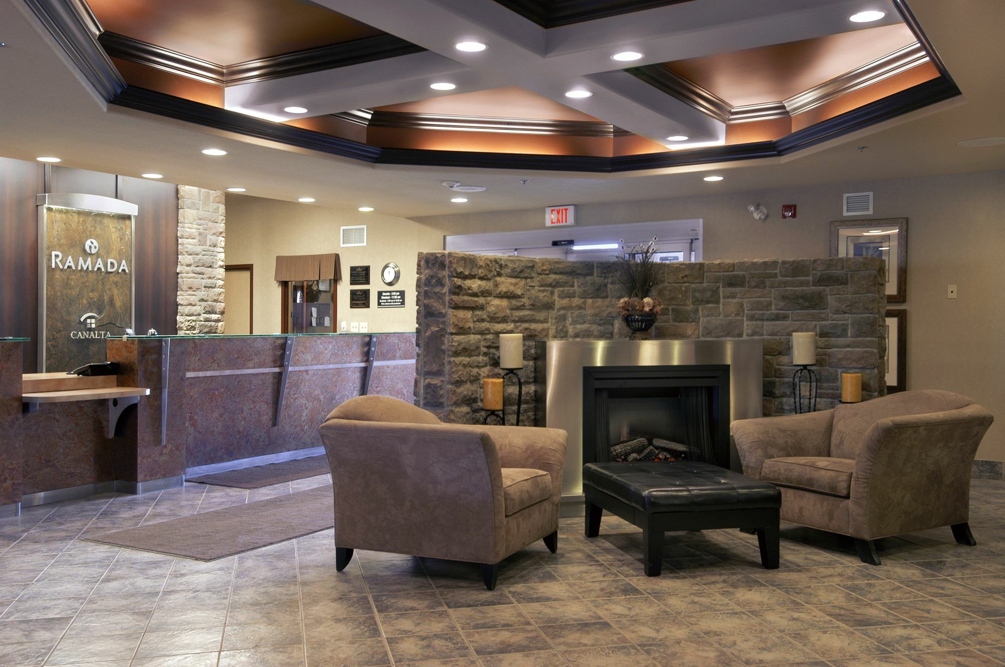 Ramada By Wyndham Drumheller Hotel & Suites Zewnętrze zdjęcie